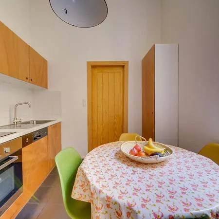 Leyteire Apartment