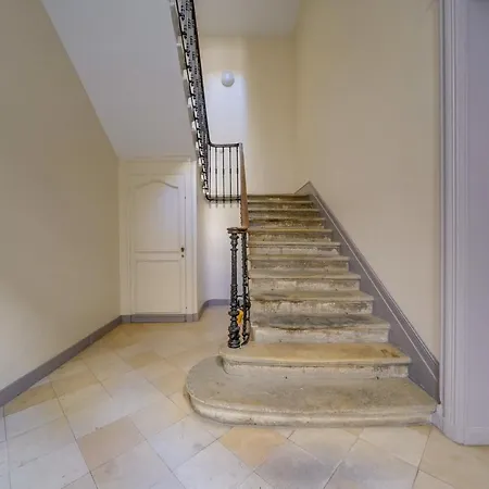 Apartment Leyteire *