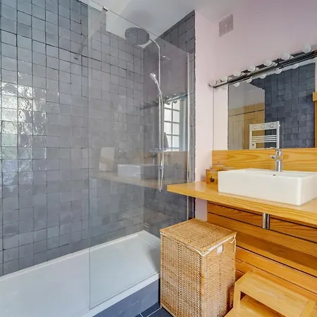 Apartment Leyteire *
